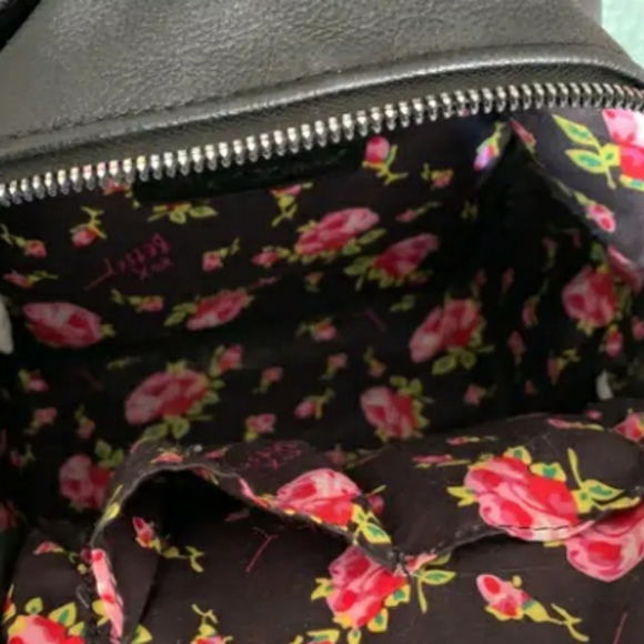 BETSEY JOHNSON Black Vegan Faux Leather Backpack Purse with Oversized Bow - Picture 7 of 8